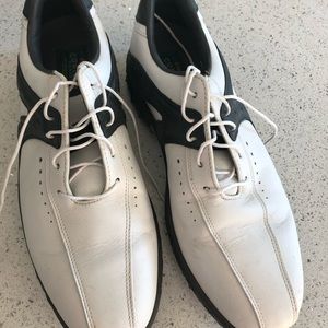 Men’s golf shoes